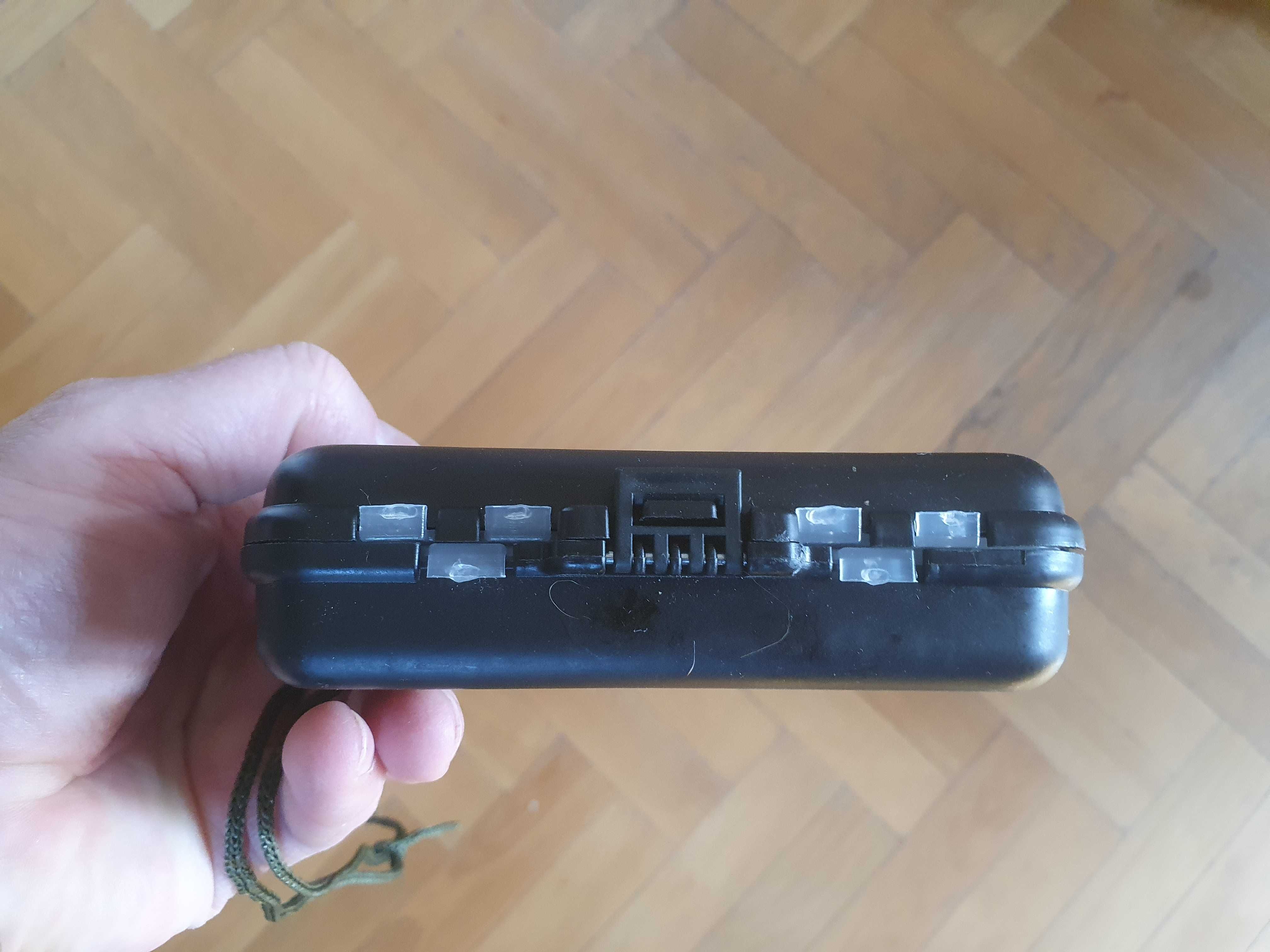Pudełko dwustronne organizer na akcesoria wędkarskie haczyki krętliki