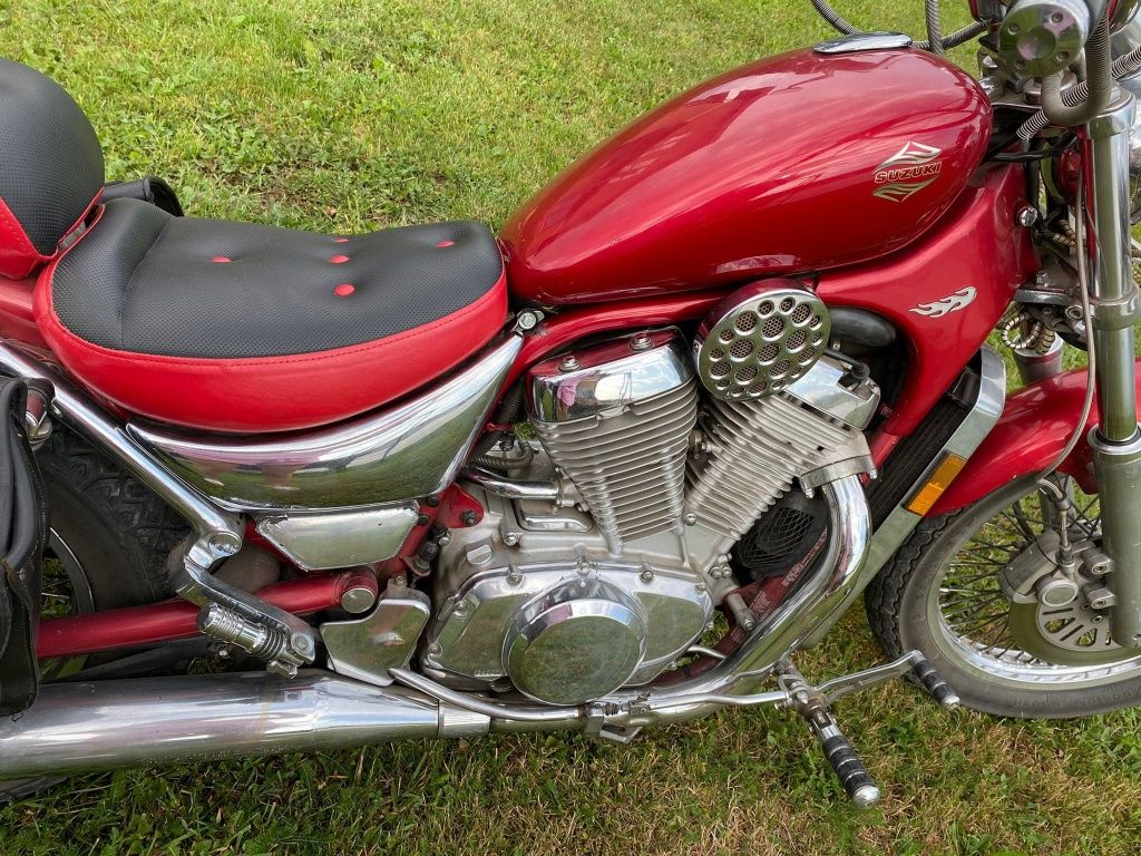 Motor Suzuki Chopper