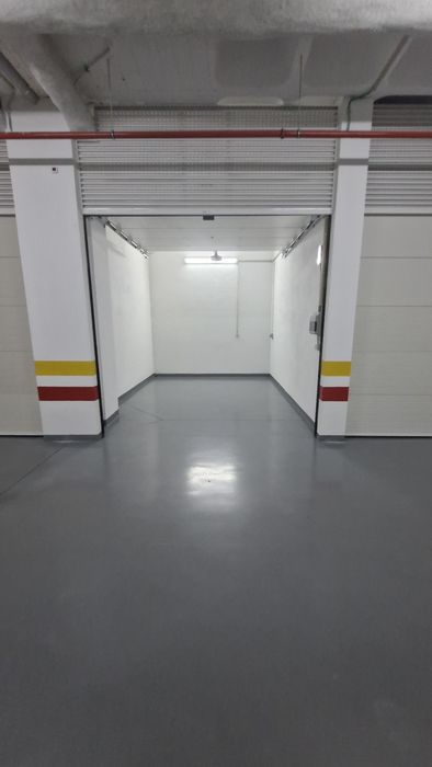 Arrenda Garagem Armazém