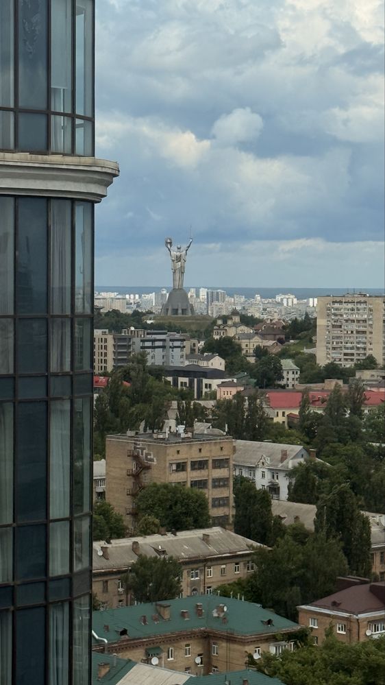 Ліпки Продаж  2 кімннатна квартира «Новопечерський Двір»