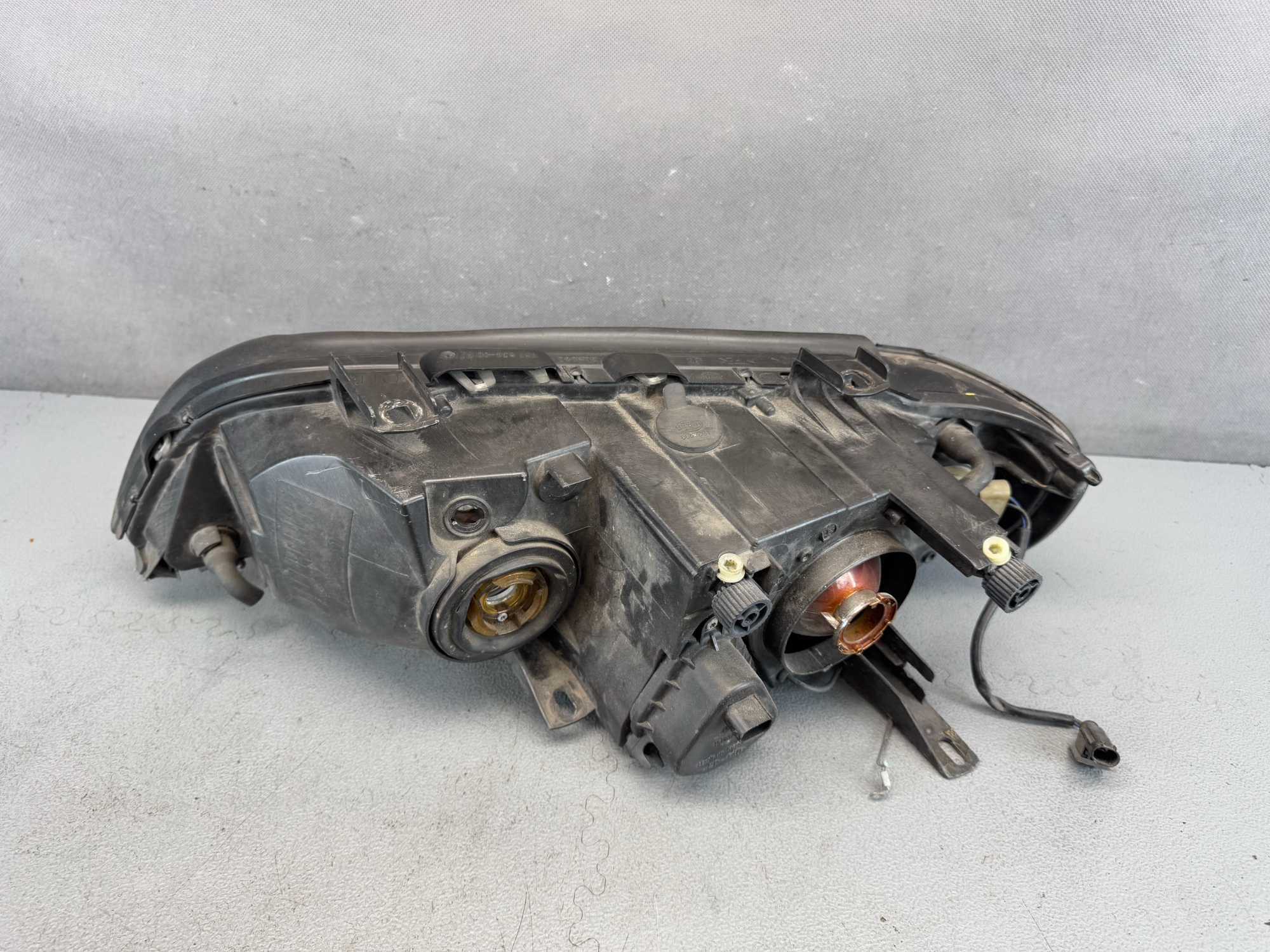 Bmw X5 E53 Lampa Przednia Prawa Xenon Hella Europa