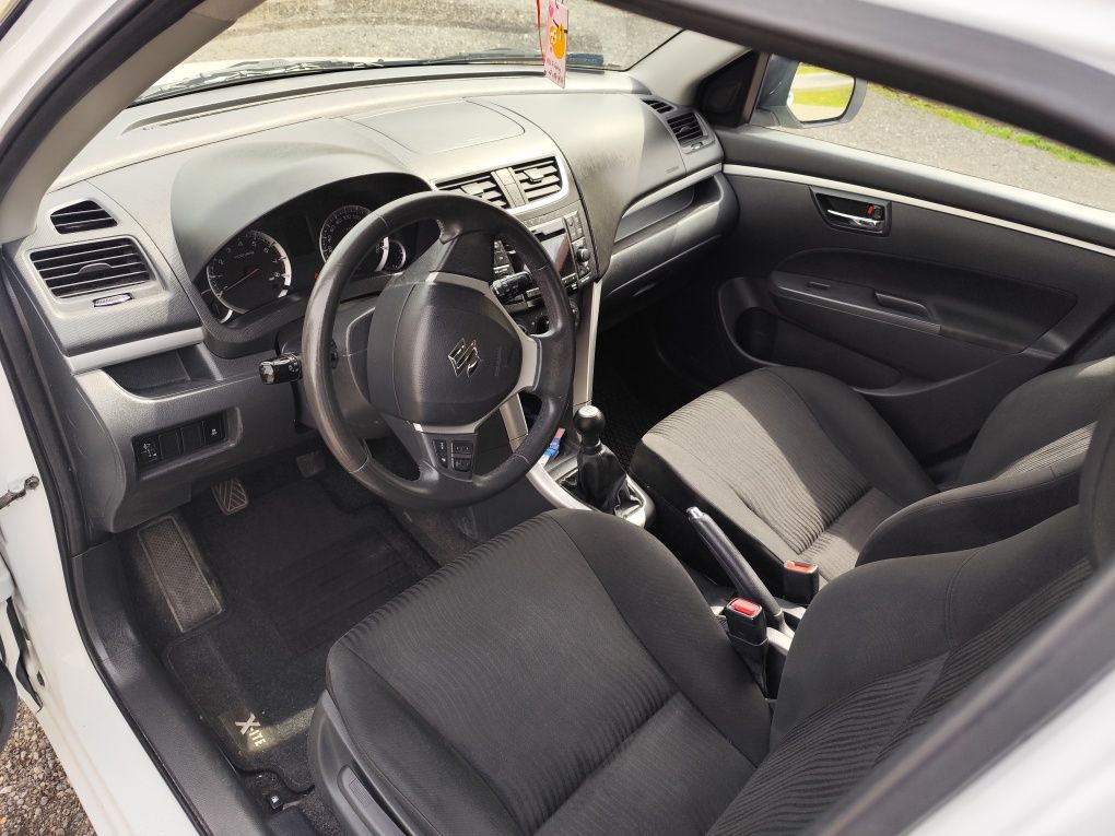 Suzuki Swift biały 1.2 benzyna 2012r pierwszy właściciel