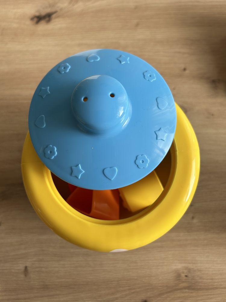 Garnuszek na klocuszek Fisher Price