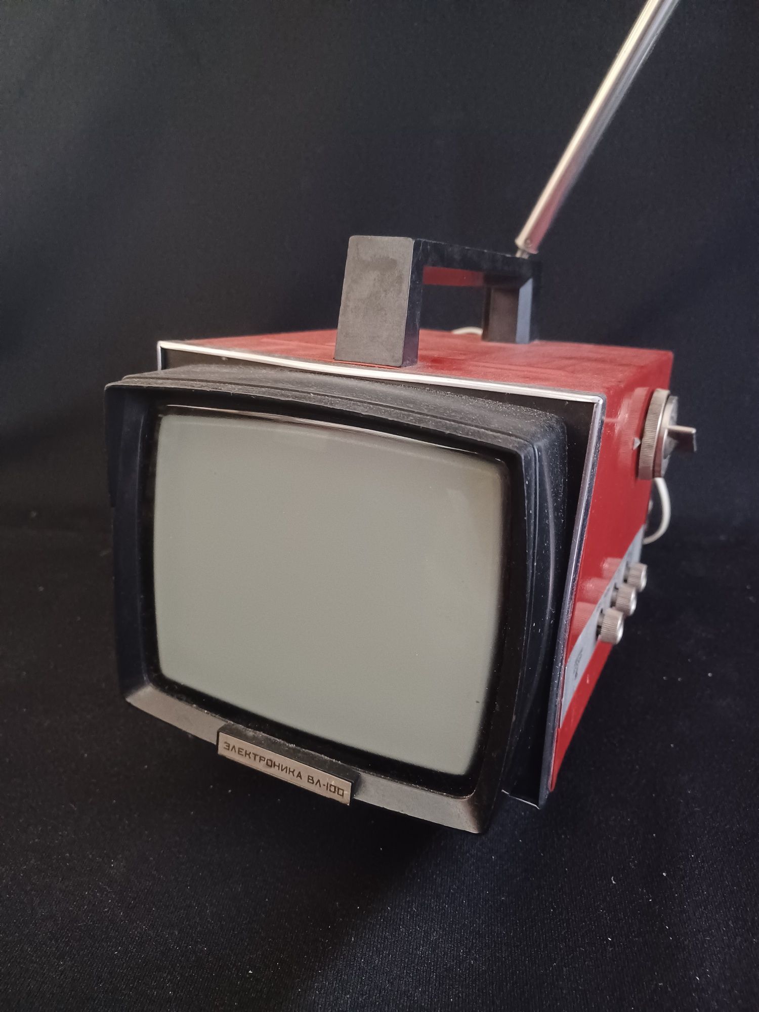 Telewizorek Elektronika WL-100 kolekcjonerski PRL