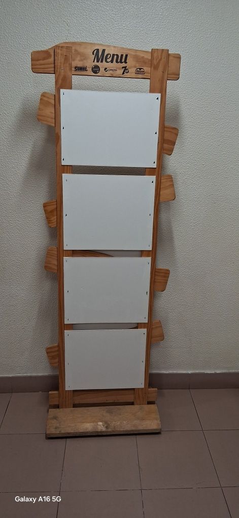 Suporte/Porta Menus Vertical de Chão - SALDOS
