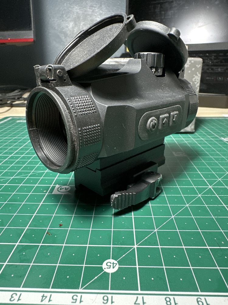 Vector Optics Nautilus
