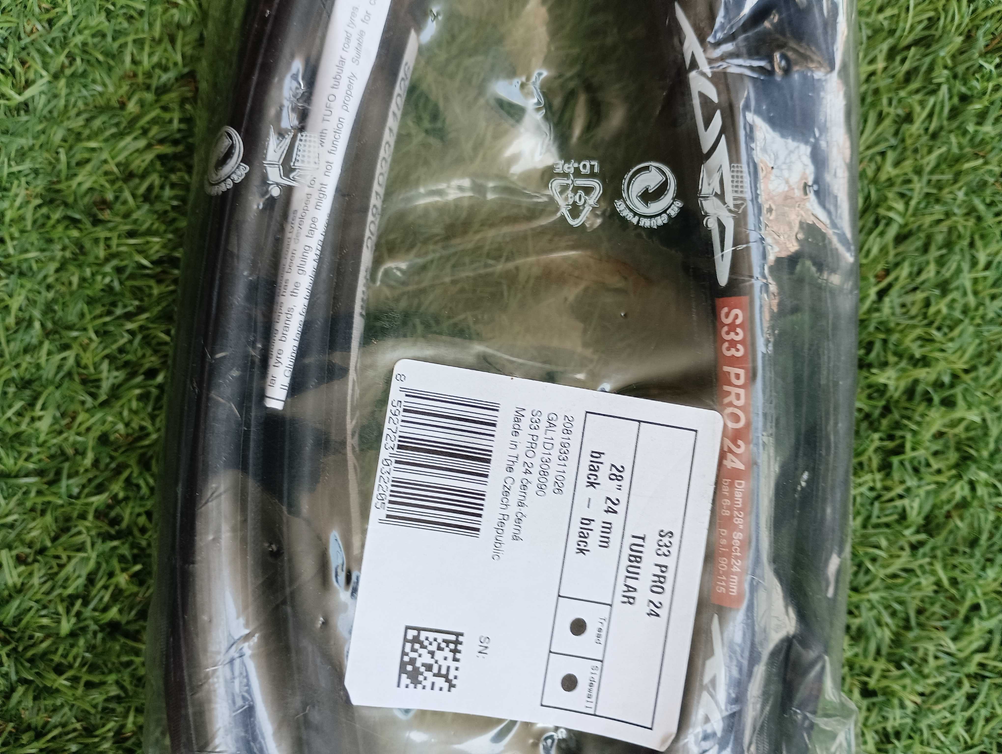 Rodas Carbono KOMPRESSOR c/ Cassete + 2 Pneus Tubular