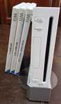 Nintendo wii +2 comandos +3 jogos
