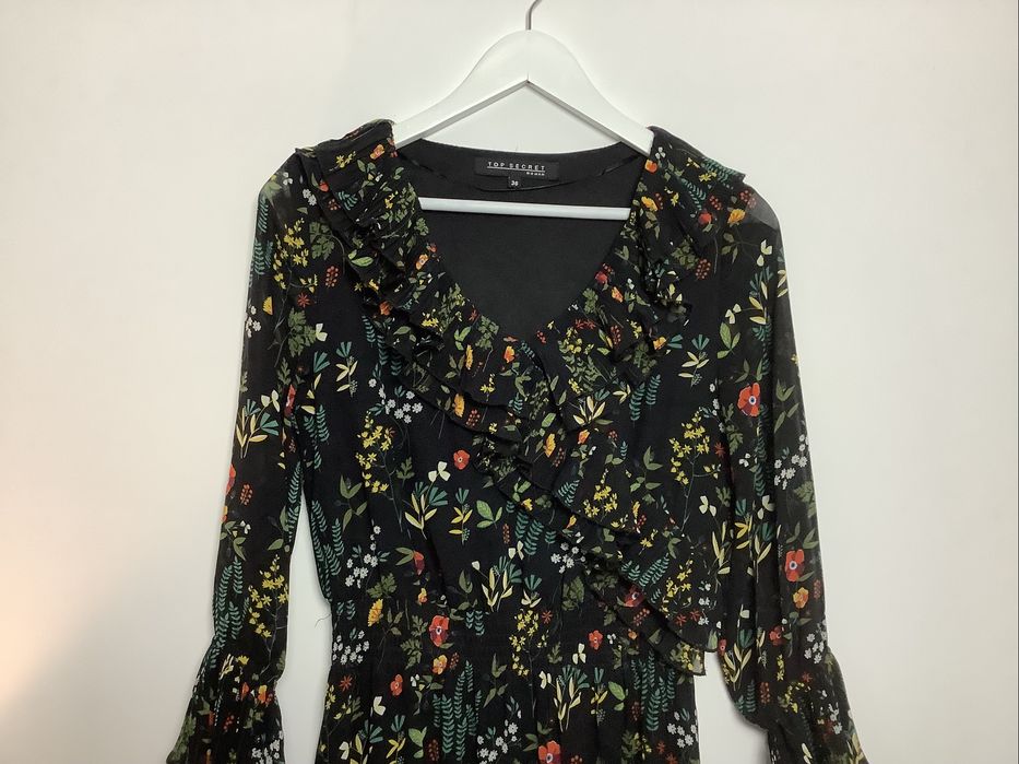 Czarna długa zwiewna sukienka w kwiaty top secret 36