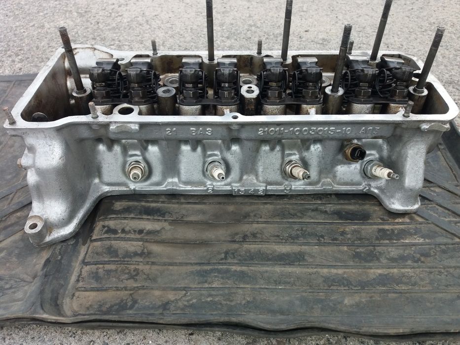 Головка блока двигателя Ваз.