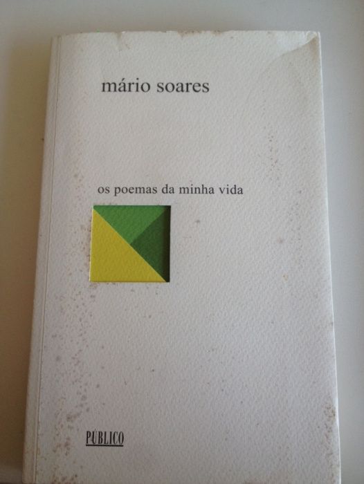 Vários livros de poesia e literatura