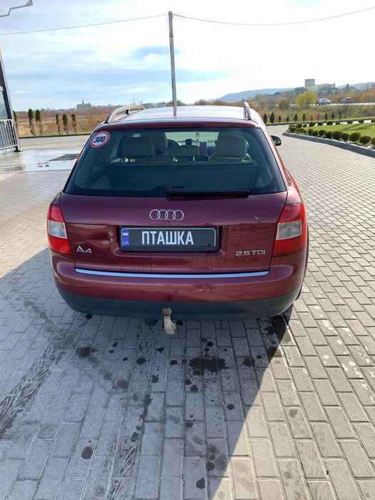 Продається Audi a4 b6 не розмитнена присутній хороший торг