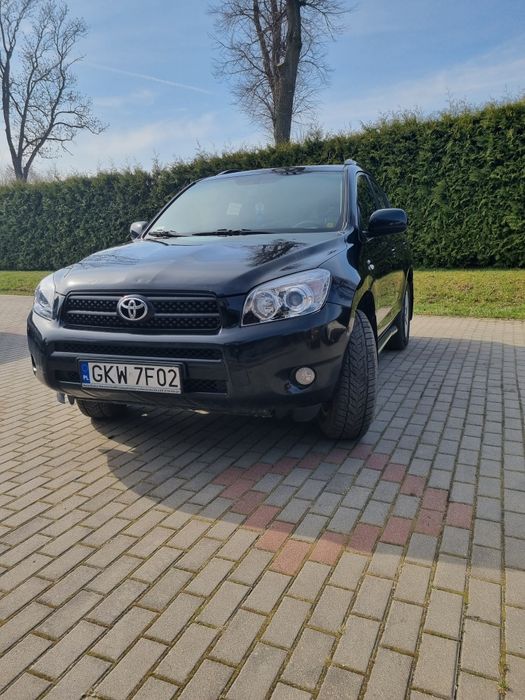 Sprzedam samochód osobowy SUV TOYOTA RAV 4 4x4