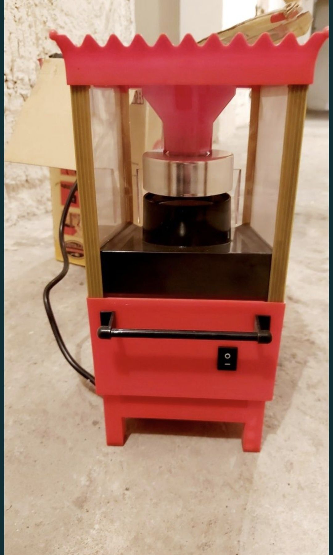 Duża maszyna do popcornu z Niemiec automat nowy