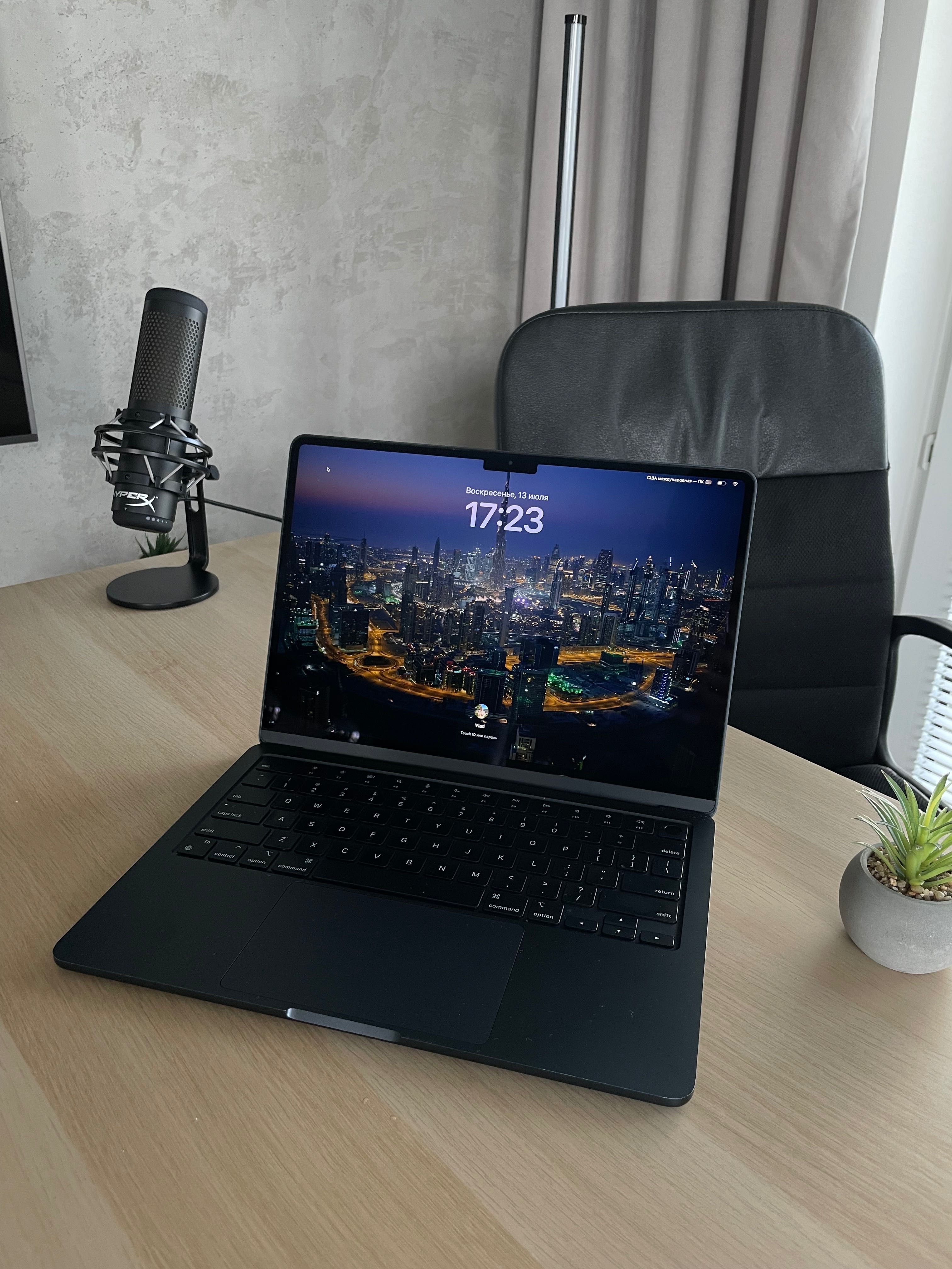 Macbook Air 13” M3 (8/256)