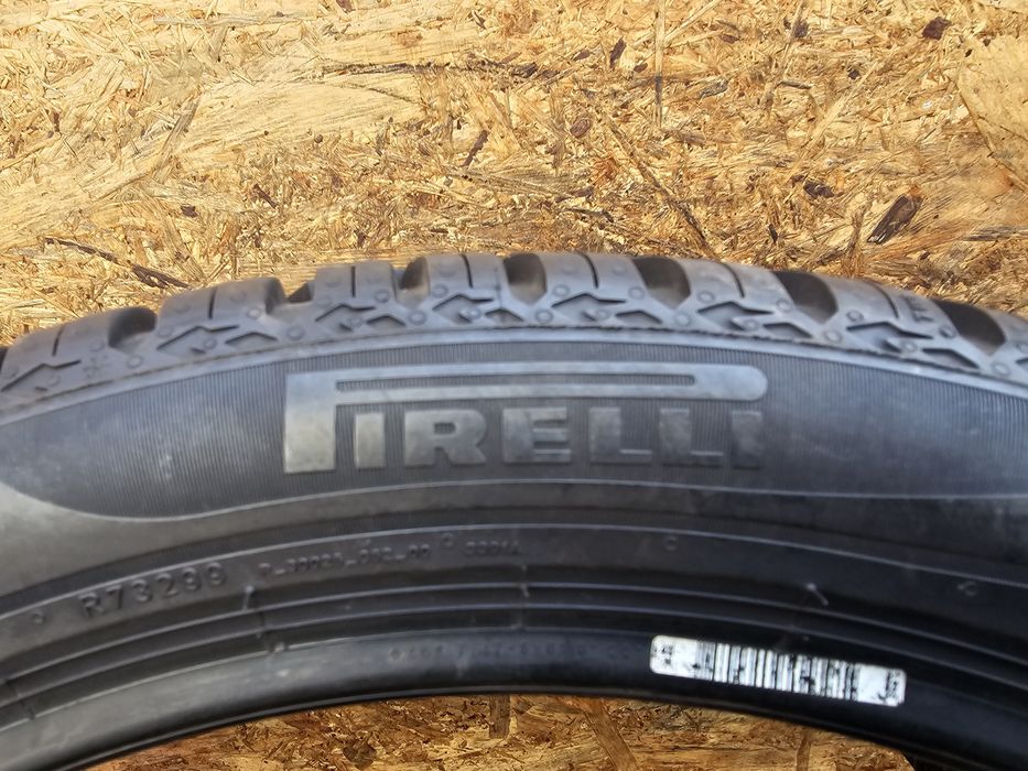 Idealne!!  7,5mm. 225/40 r18 Pirelli Cinturato All Season.  2022r.