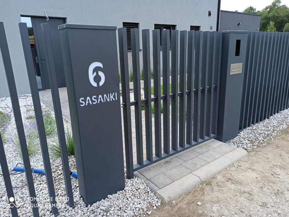 .. Ogrodzenie nowoczesne, palisada pionowa Aluminium