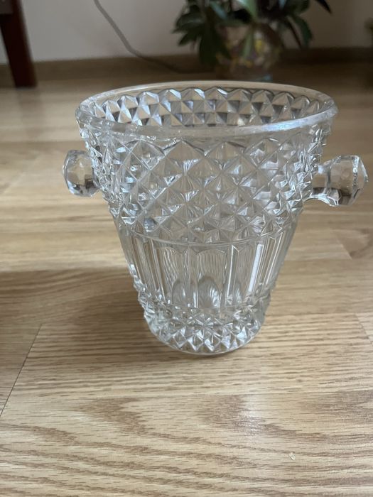 Продам ємність для льоду кришталеву