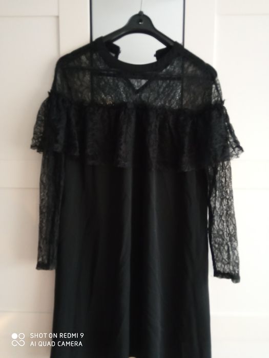 Przepiękna firmowa sukienka na różne okazje.