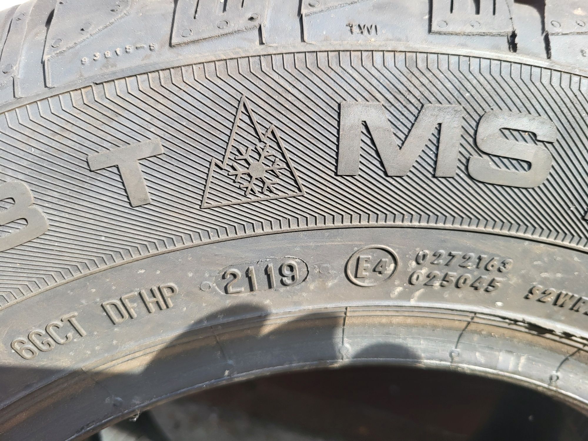 4 Opony zimowe 155/80/R13 (Dębica I Uniroyal)