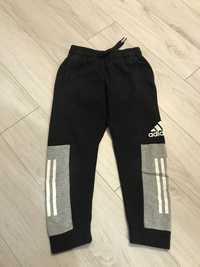 Spodnie dresowe chlopiece adidas r. 128