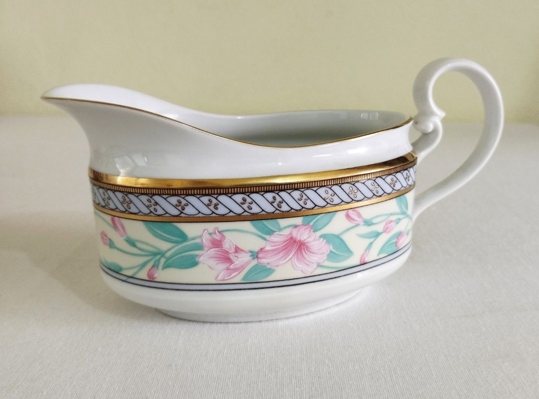 Molheira em Porcelana com Decoração Floral e Filé Dourado