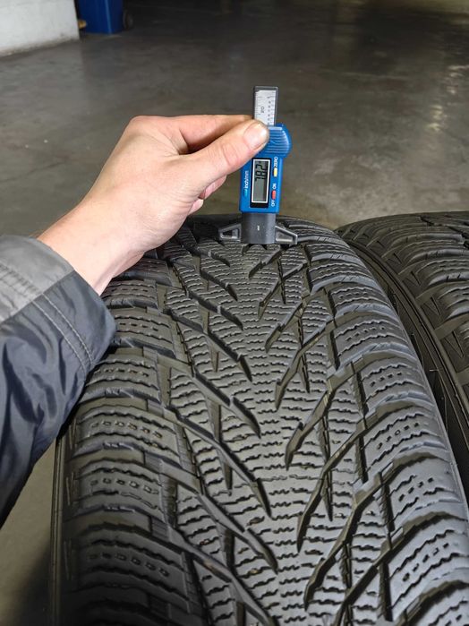 Зимові шини R17 225/45 Nokian Hakkapeliitta R3 преміум клас