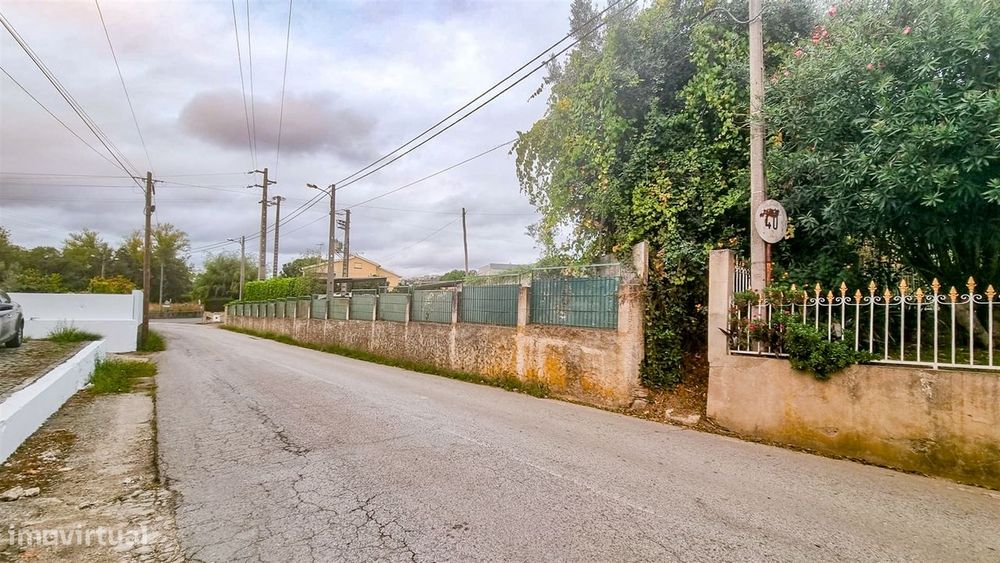 Terreno com Viabilidade de Construção – 630 m² | Lousa, Cortes – Leiri
