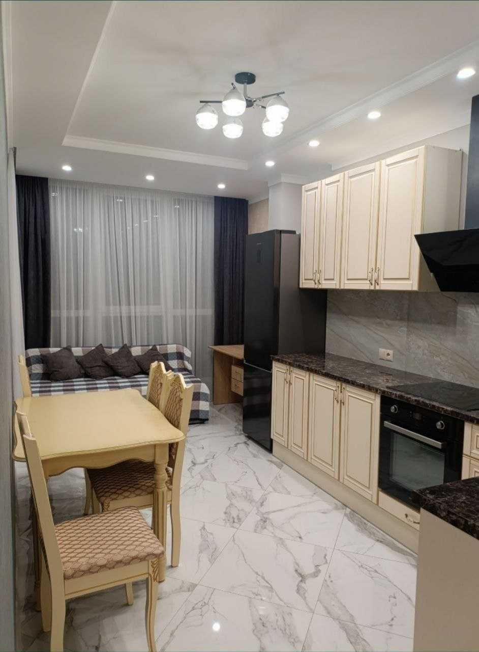 Продам  стильну 1-кк  з панорамним видом — ЖК Акварель 4