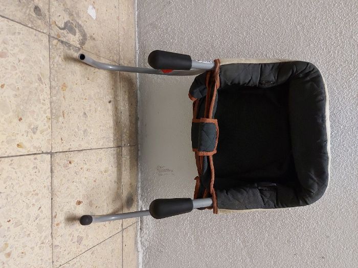 Cadeira de refeição para criança