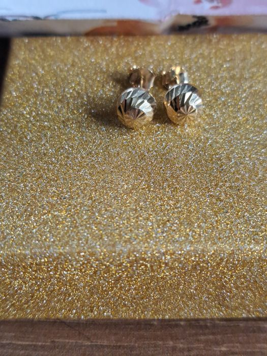 Złote kolczyki  kuleczki próba 585 0,7mm