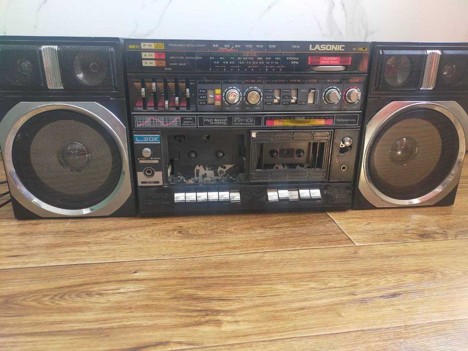 Продам магниолу бумбокс Lasonic L30K.