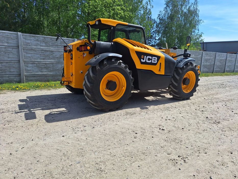 JCB 527-58Agri Plus  Mala i mocna