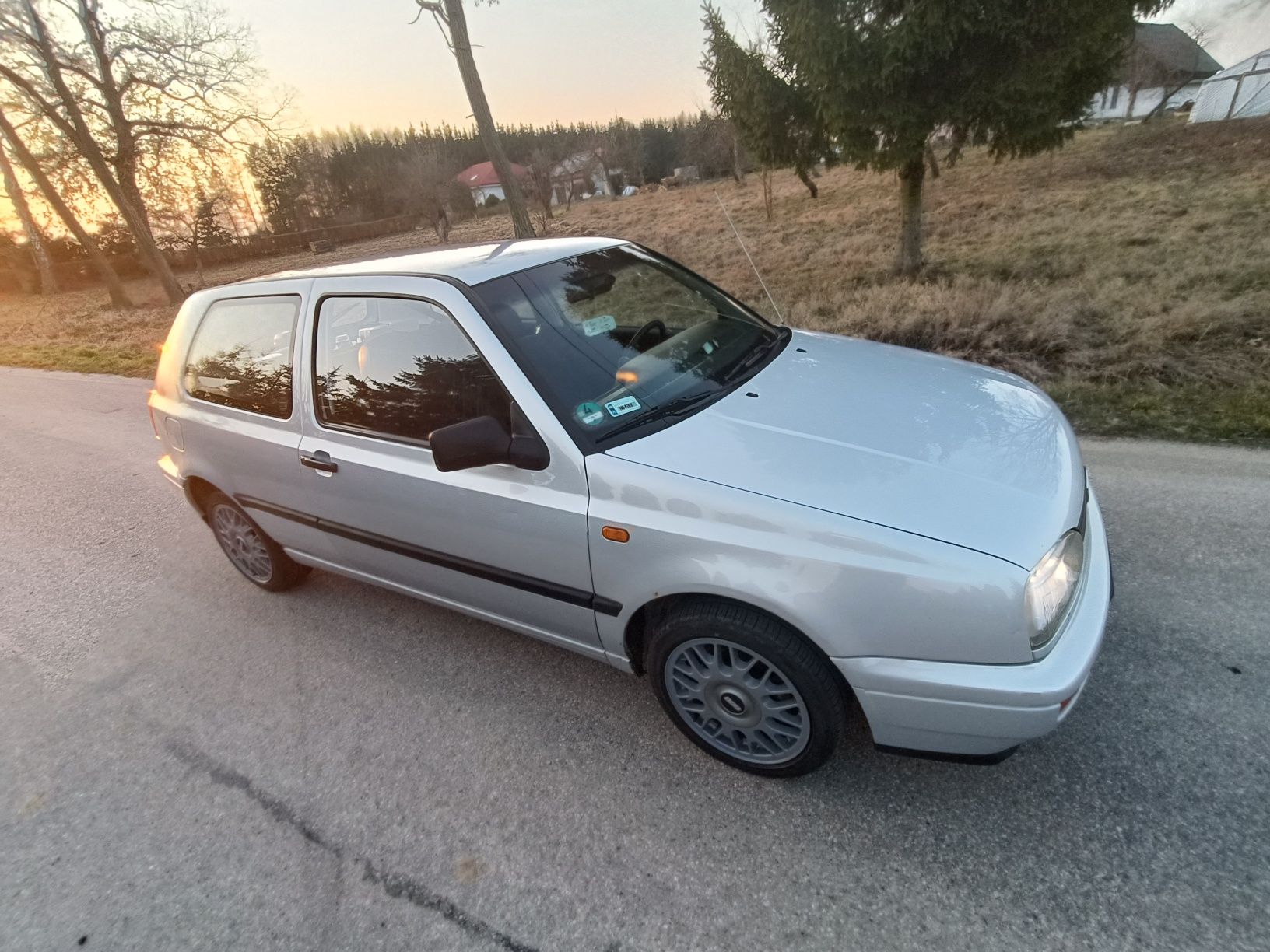 VW golf 3 1.8 stan bdb mały przebieg