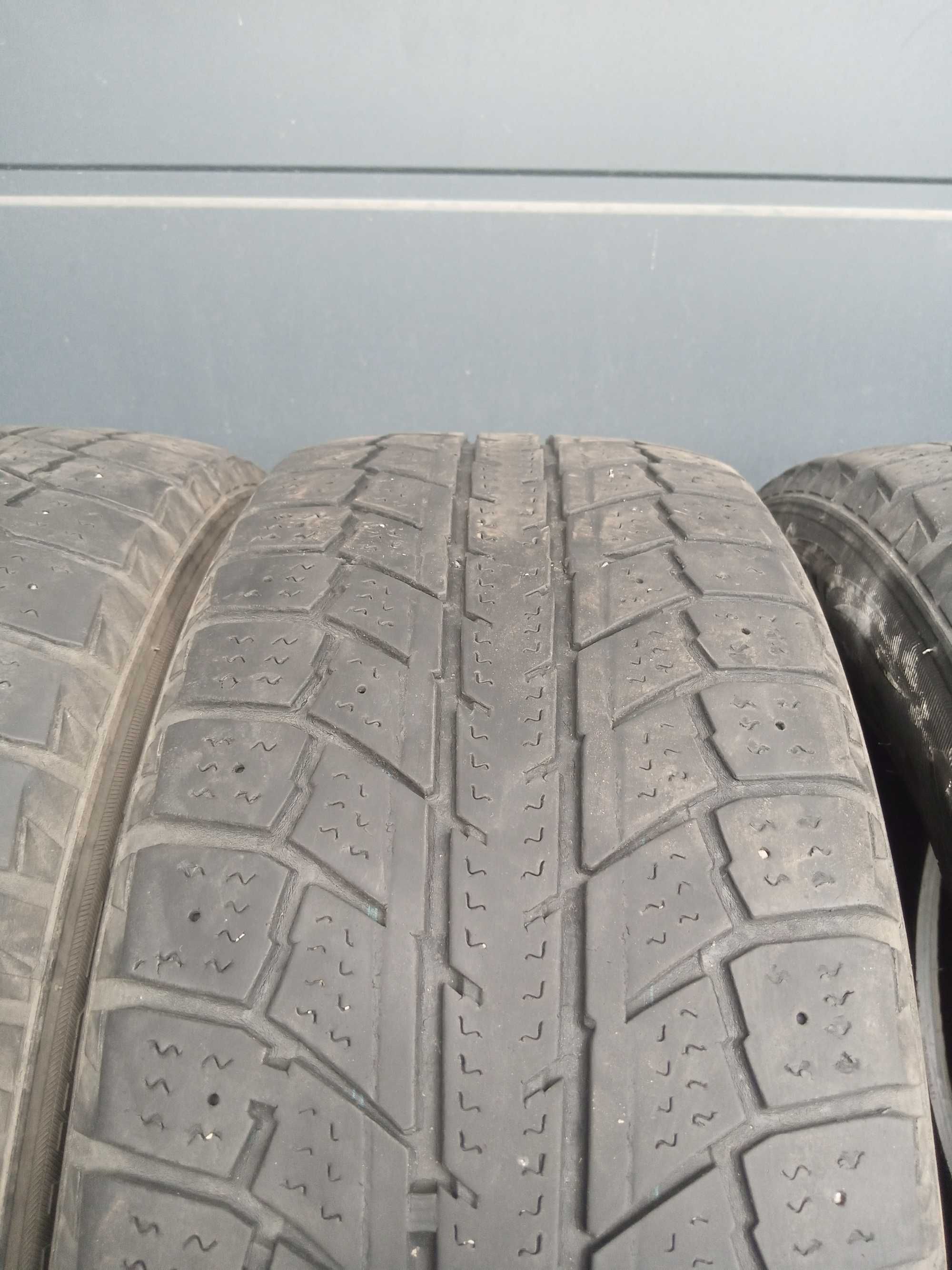 Продам зимові шини Doublestar WINTERKING 215/55 R16