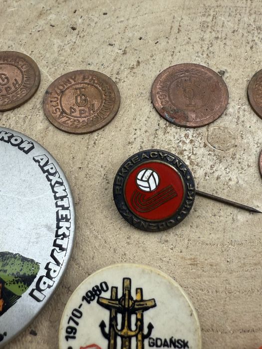 Przypinki kolekcjonerskie PRL