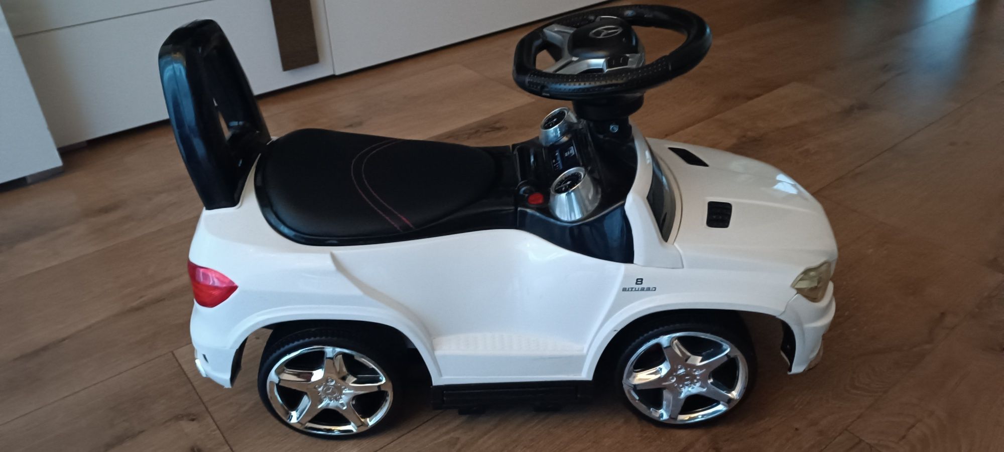 Jeździk Mercedes dla dziecka