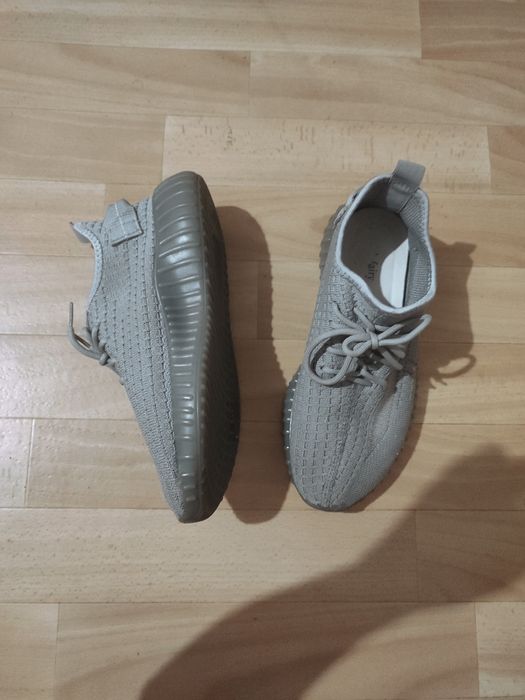 Продам кроссовки женские р 39