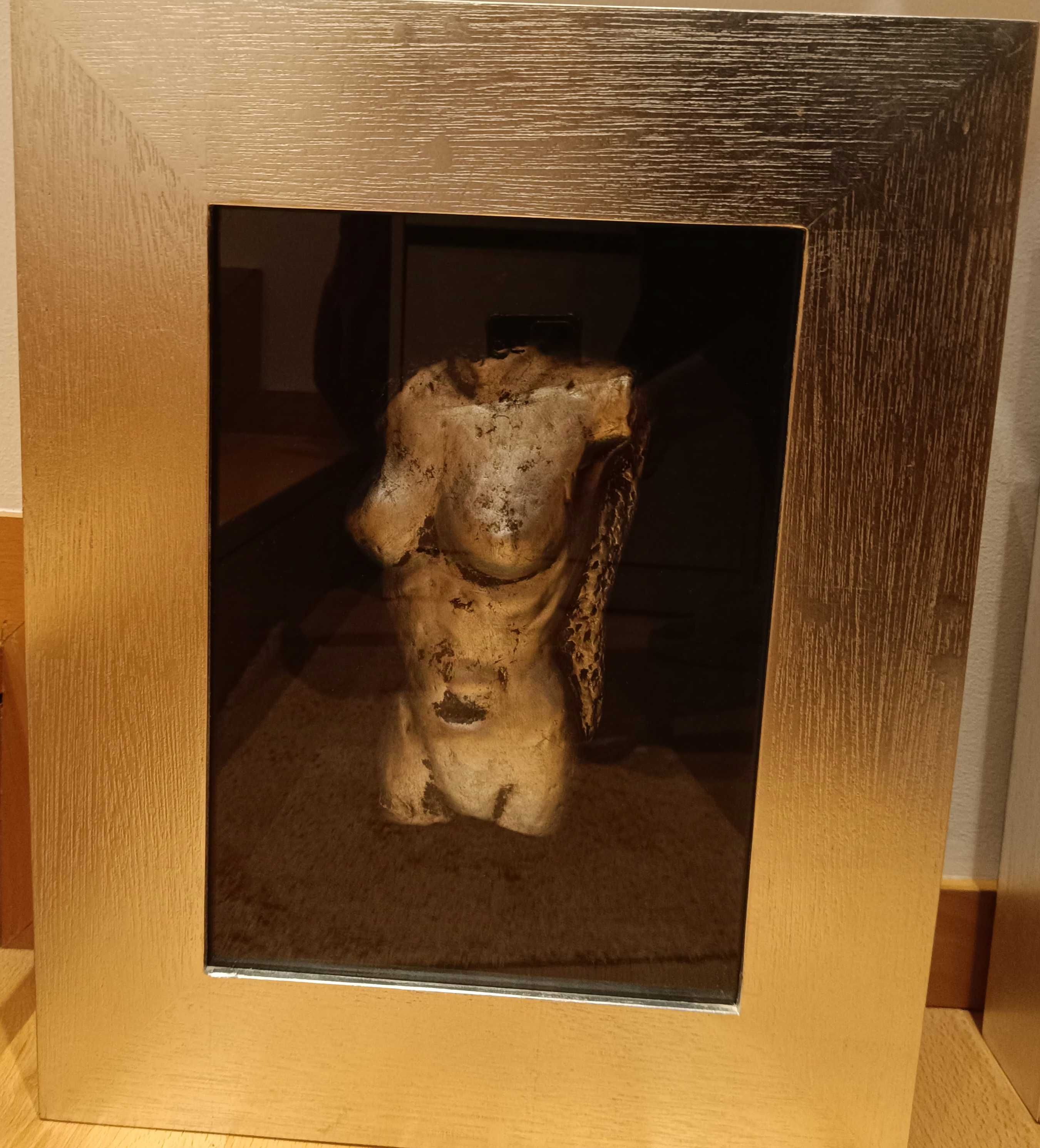 Obra de arte escultura homem e mulher em quadro decorativo