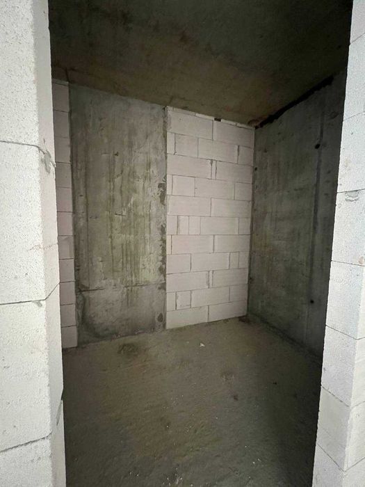 Двокімнатна світла квартира, басейн на будинку