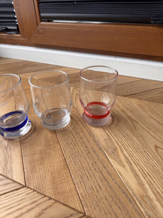 Szklanki kolorowe do napojów