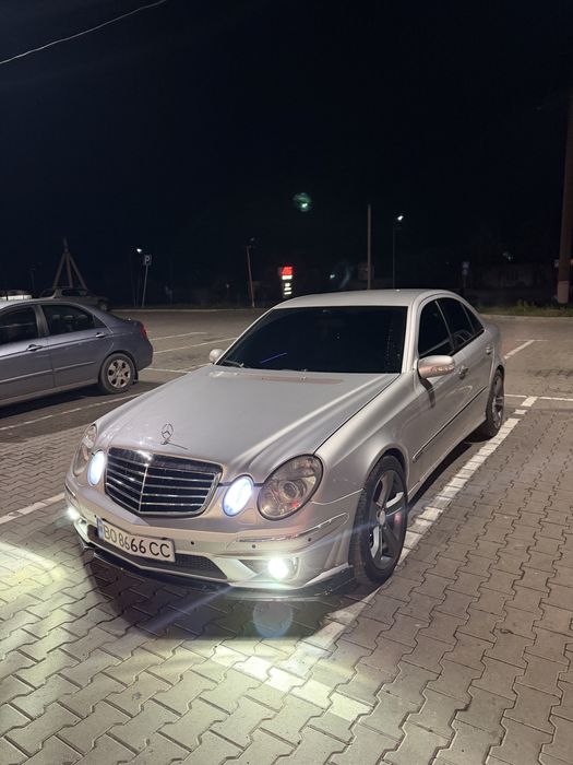 Mercedes-benz e-class 320