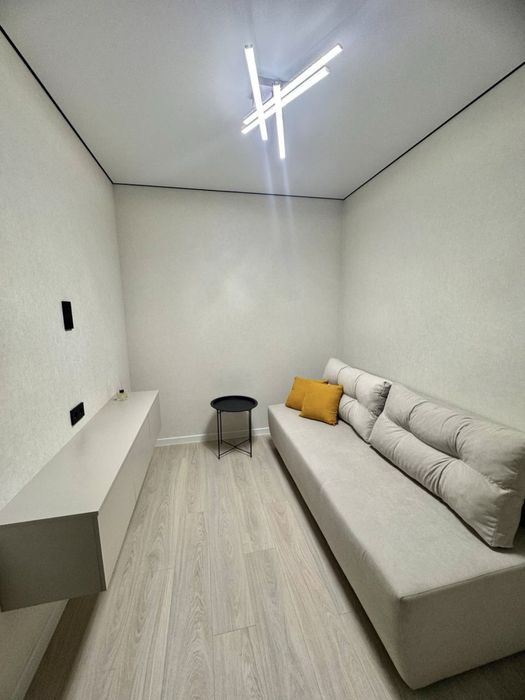 Продам євродвокімнатну квартиру в новобудові Птичка гидропарк