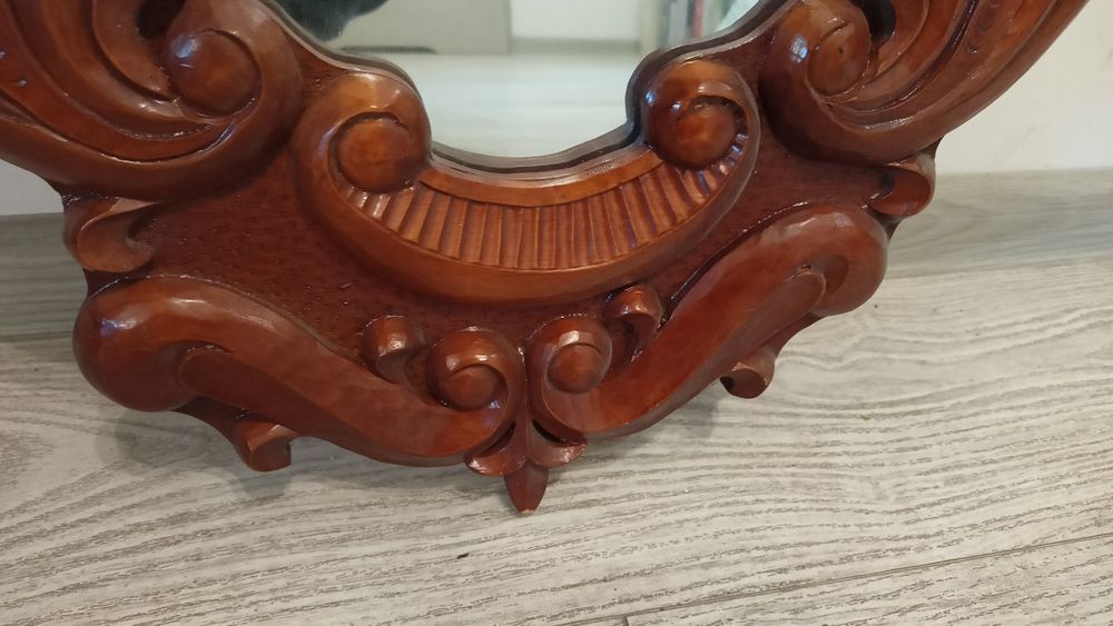 Drewniane lustro wiszące ozdobne rzeźbione