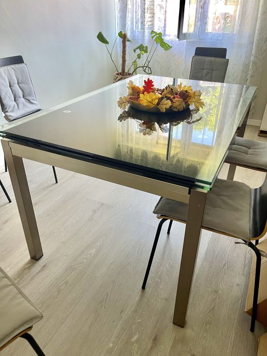 Mesa jantar em vidro e inox
