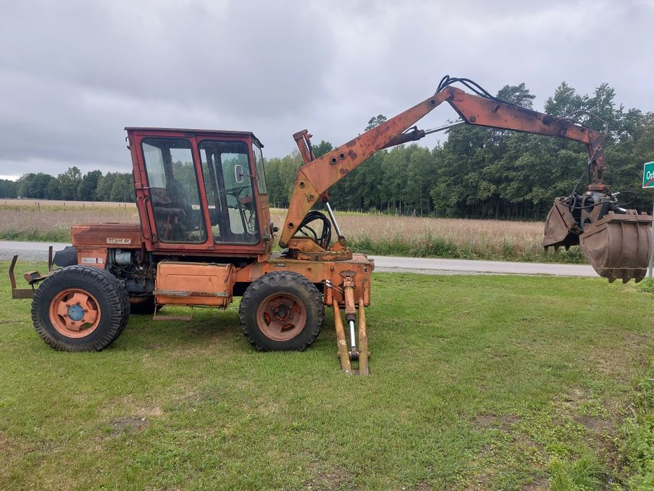 Koparko- ładowarka, cyklop samojezdny