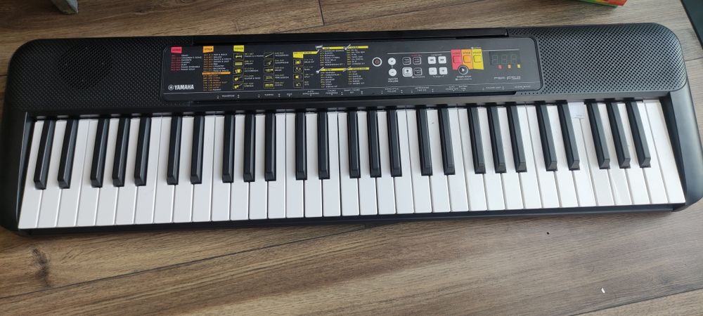 Teclado Yamaha PSR-F52