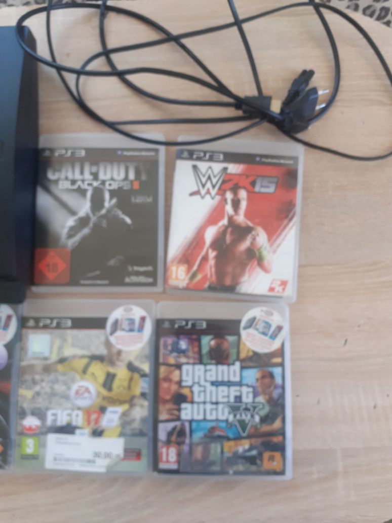 Ps3 z padem i grami i kablami