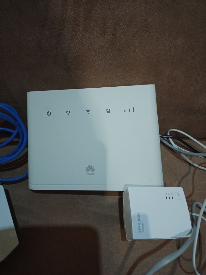 Роутер huawei 7 для планшета с sim-карта Київстар.