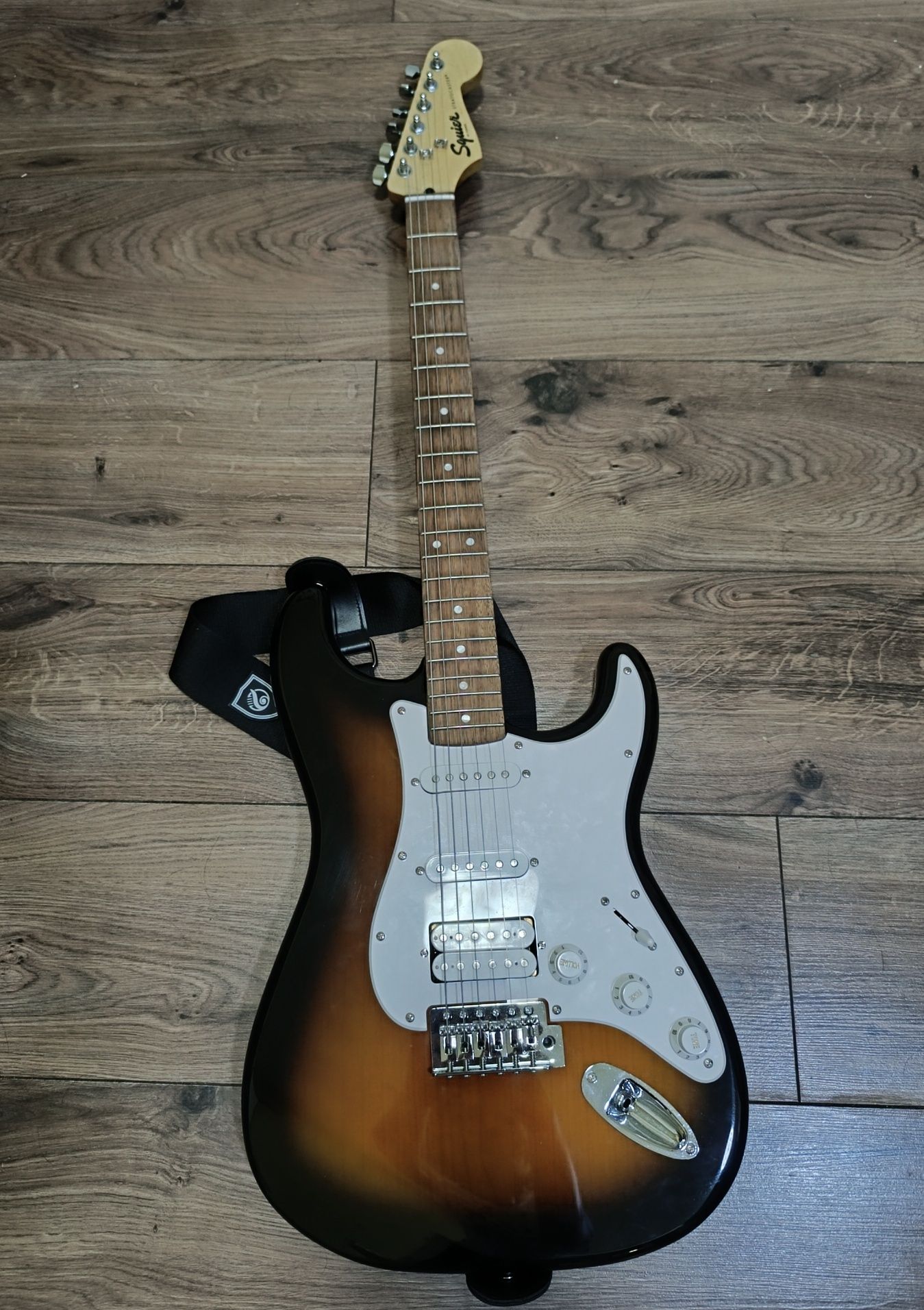 Электрогитара Squier Bullet Stratocaster HSS комплект
